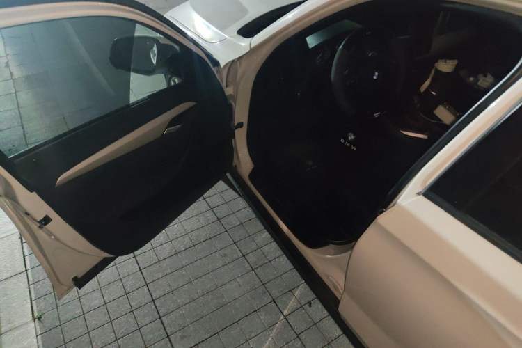 Used BMW X1 2012 sDrive18i Luxury Edition Driver Seat