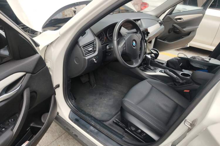 Used BMW X1 2012 sDrive18i Luxury Edition Driver Seat