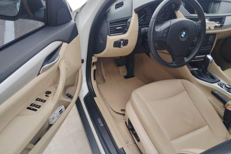 Used BMW X1 2012 sDrive18i Luxury Edition Driver Seat