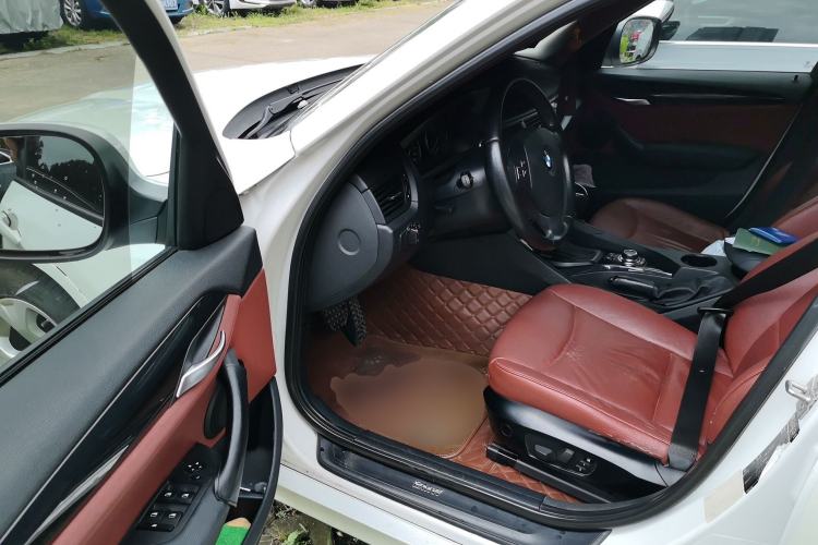 Used BMW X1 2012 sDrive18i Luxury Edition Driver Seat