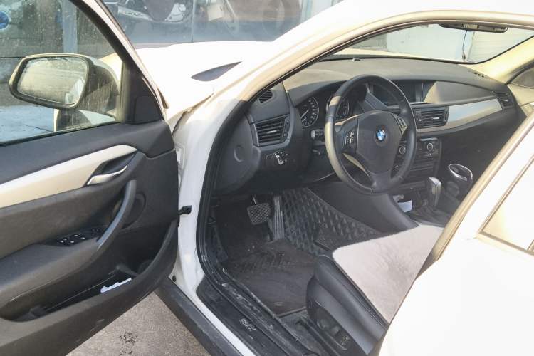 Used BMW X1 2012 sDrive18i Luxury Edition Driver Seat