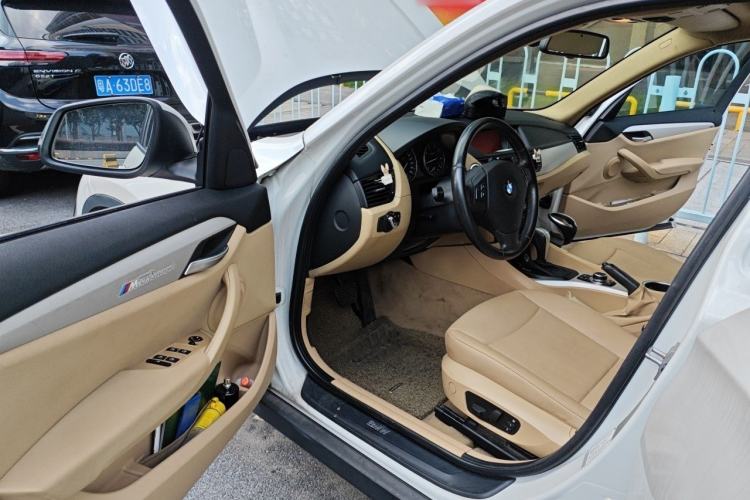 Used BMW X1 2012 sDrive18i Luxury Edition Driver Seat
