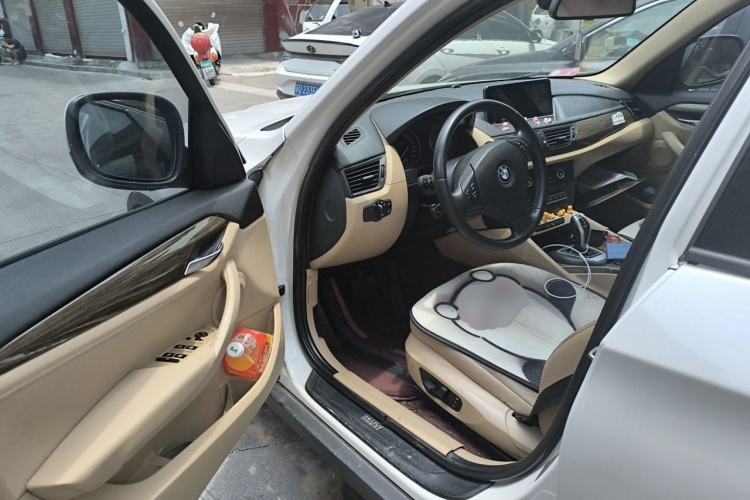 Used BMW X1 2012 xDrive20i Driver Seat