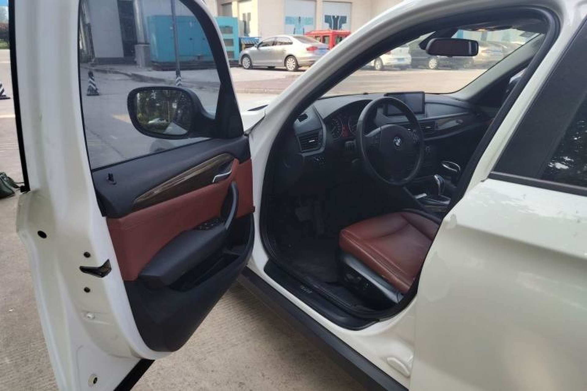 Used BMW X1 2012 xDrive20i Luxury Model Driver Seat