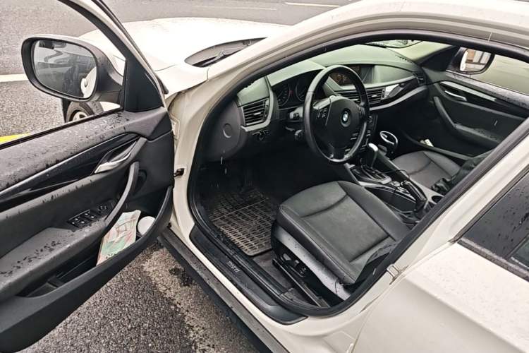 Used BMW X1 2012 sDrive18i Luxury Edition Driver Seat