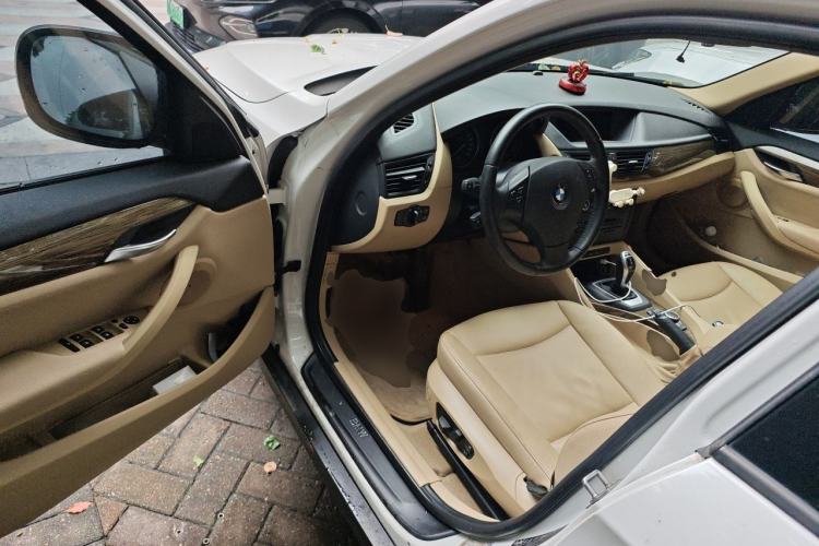 Used BMW X1 2012 xDrive20i Driver Seat