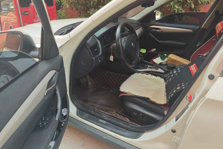 Used BMW X1 2012 sDrive18i Luxury Edition Driver Seat