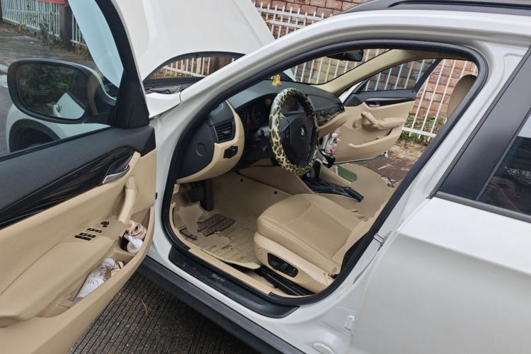 Used BMW X1 2012 sDrive18i Luxury Edition Driver Seat