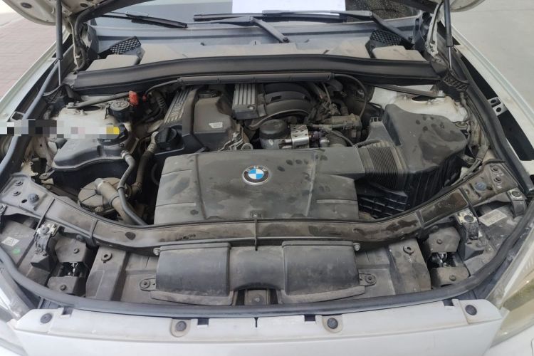Used BMW X1 2012 sDrive18i Luxury Edition Engine Bay