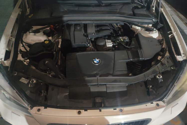 Used BMW X1 2012 sDrive18i Luxury Edition Engine Bay