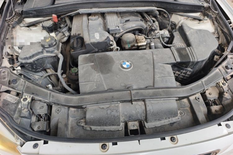 Used BMW X1 2012 sDrive18i Luxury Edition Engine Bay