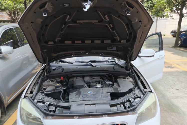 Used BMW X1 2012 sDrive18i Fashion Model Engine Bay