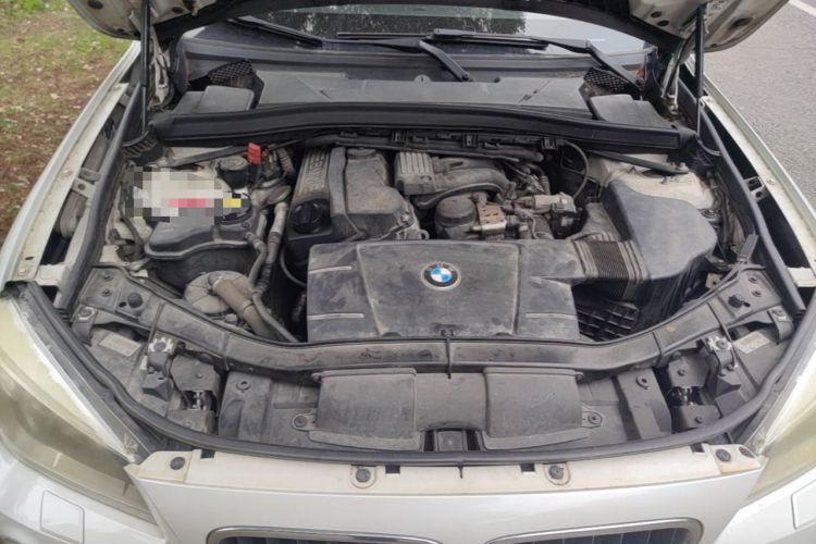 Used BMW X1 2012 sDrive18i Luxury Edition Engine Bay