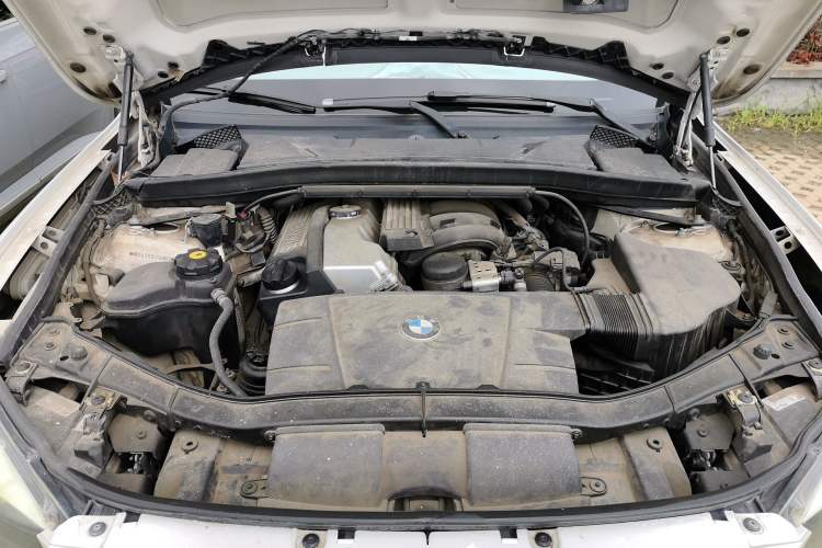 Used BMW X1 2012 sDrive18i Luxury Edition Engine Bay