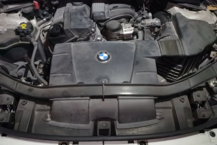 Used BMW X1 2012 sDrive18i Fashion Model Engine Bay