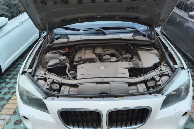 Used BMW X1 2012 sDrive18i Luxury Edition Engine Bay