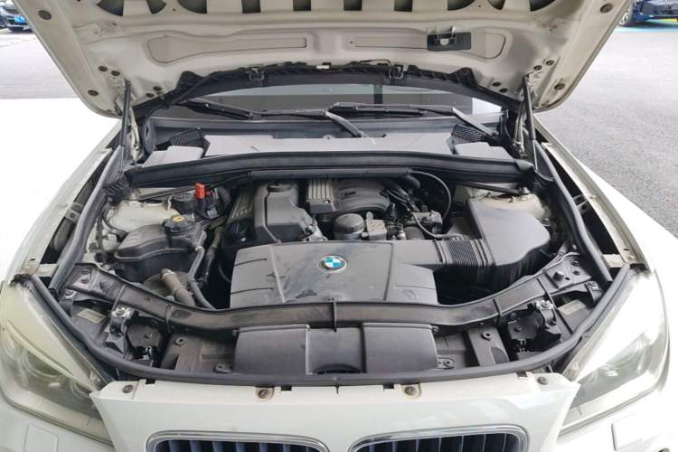 Used BMW X1 2012 sDrive18i Luxury Edition Engine Bay