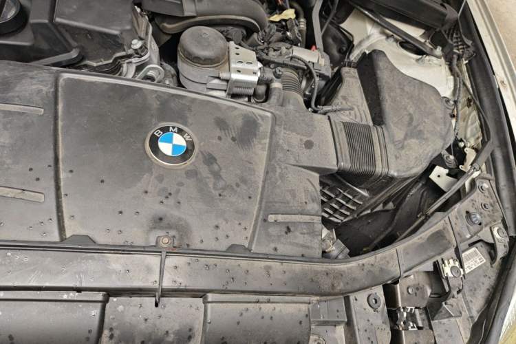 Used BMW X1 2012 sDrive18i Luxury Edition Engine Bay Left