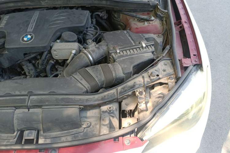 Used BMW X1 2012 xDrive20i Engine Bay Left