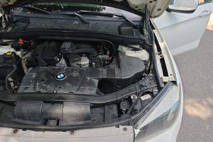 Used BMW X1 2012 sDrive18i Fashion Model Engine Bay Left