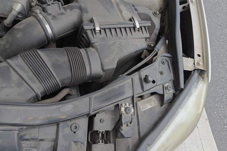 Used BMW X1 2012 sDrive20i Leading Model Engine Bay Left