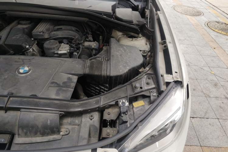 Used BMW X1 2012 sDrive18i Luxury Edition Engine Bay Left