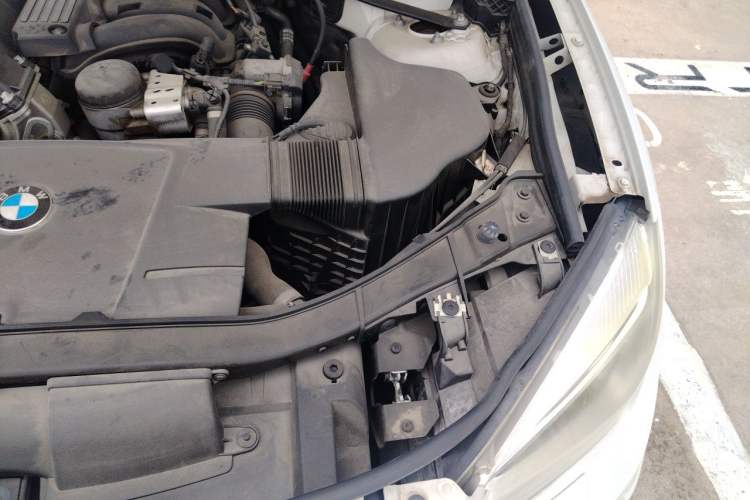 Used BMW X1 2012 sDrive18i Luxury Edition Engine Bay Left