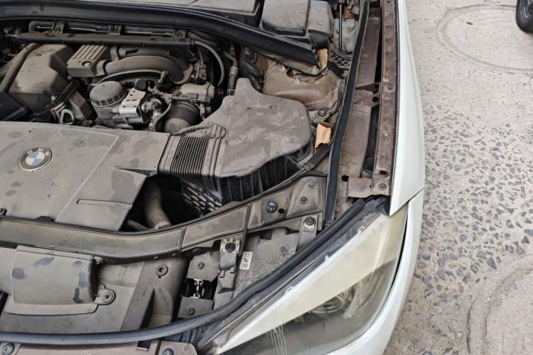 Used BMW X1 2012 sDrive18i Luxury Model Engine Bay Left