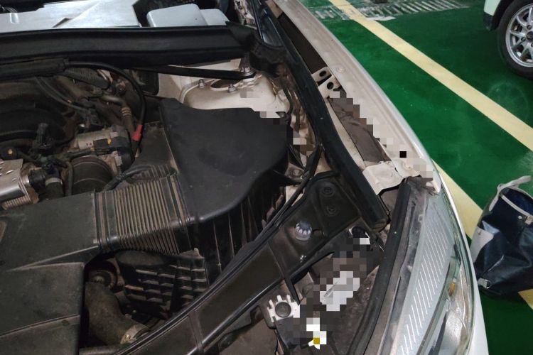 Used BMW X1 2012 sDrive18i Luxury Edition Engine Bay Left