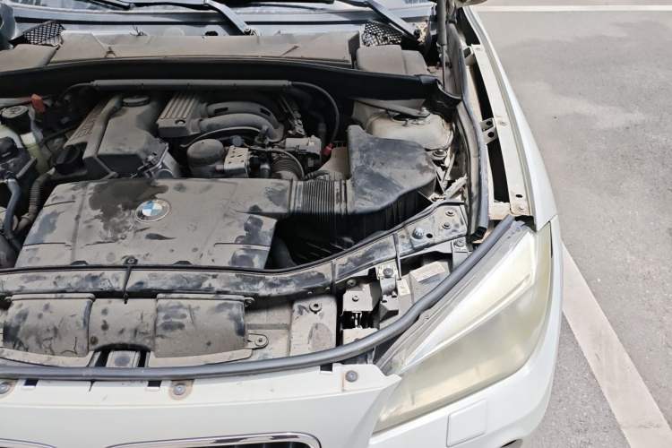 Used BMW X1 2012 sDrive18i Luxury Edition Engine Bay Left