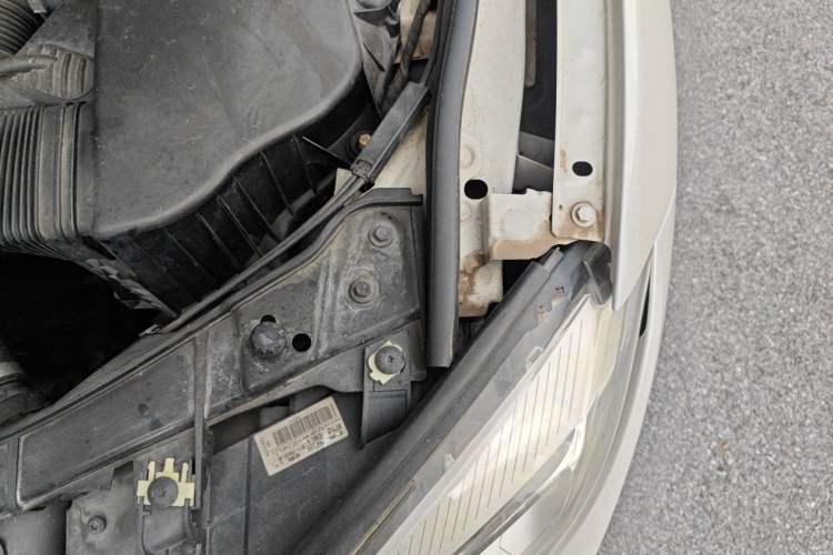 Used BMW X1 2012 sDrive18i Luxury Edition Engine Bay Left