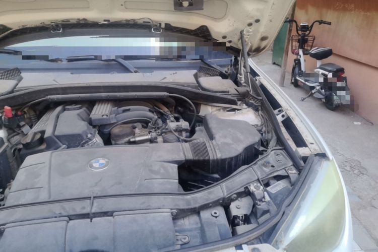Used BMW X1 2012 sDrive18i Luxury Edition Engine Bay Left
