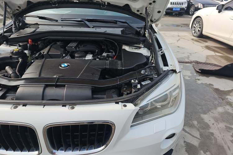 Used BMW X1 2012 sDrive18i Luxury Edition Engine Bay Left