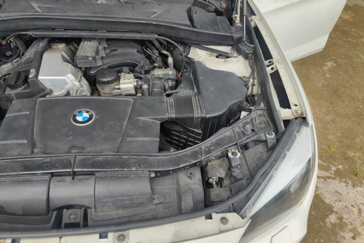 Used BMW X1 2012 sDrive18i Luxury Model Engine Bay Left
