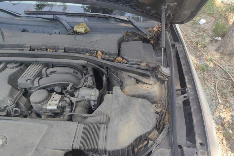 Used BMW X1 2012 sDrive18i Luxury Model Engine Bay Left