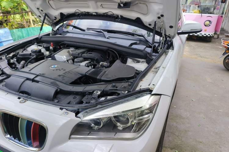 Used BMW X1 2012 sDrive18i Luxury Edition Engine Bay Left