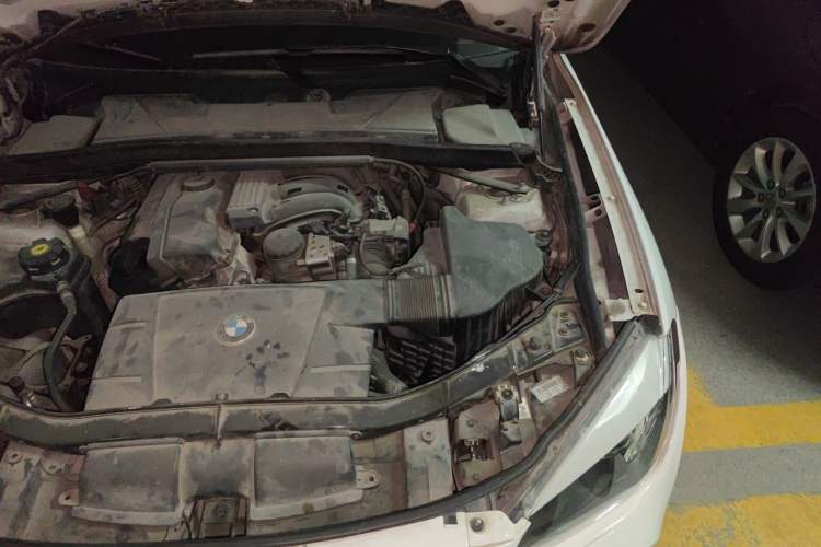 Used BMW X1 2012 sDrive18i Luxury Edition Engine Bay Left