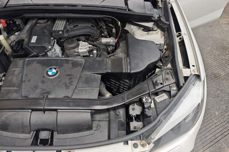 Used BMW X1 2012 sDrive18i Luxury Edition Engine Bay Left