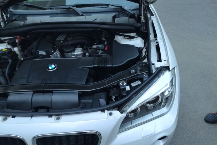 Used BMW X1 2012 sDrive18i Luxury Edition Engine Bay Left