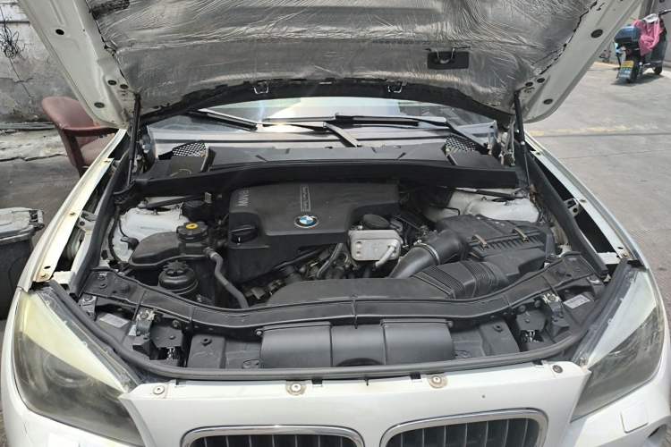 Used BMW X1 2012 xDrive20i Engine Bay