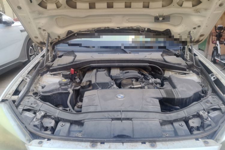 Used BMW X1 2012 sDrive18i Luxury Edition Engine Bay