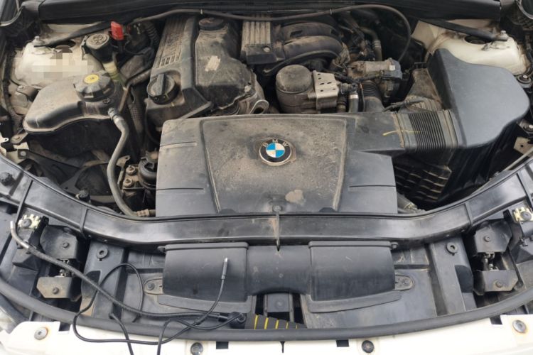 Used BMW X1 2012 sDrive18i Luxury Model Engine Bay