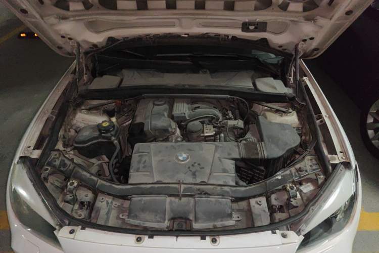 Used BMW X1 2012 sDrive18i Luxury Edition Engine Bay