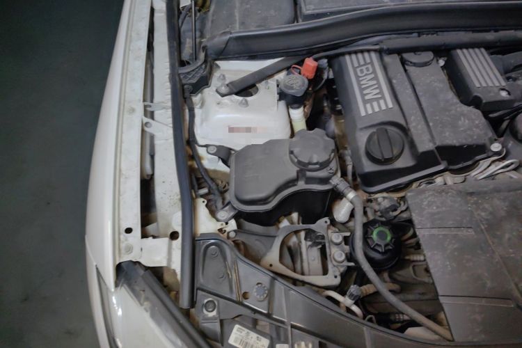 Used BMW X1  Engine Bay Right