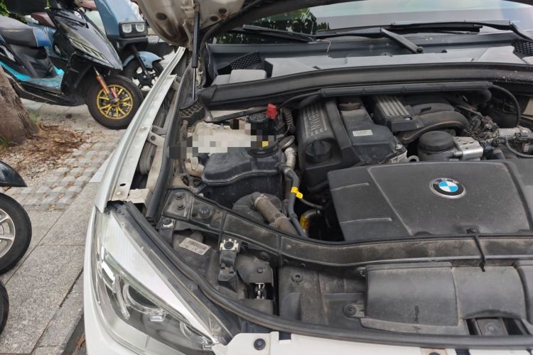 Used BMW X1 2012 sDrive18i Luxury Edition Engine Bay Right