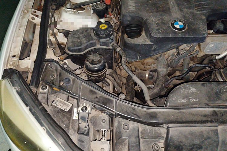 Used BMW X1 2012 xDrive20i Engine Bay Right