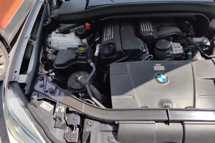 Used BMW X1 2012 sDrive18i Luxury Edition Engine Bay Right