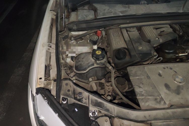 Used BMW X1 2012 sDrive18i Luxury Edition Engine Bay Right