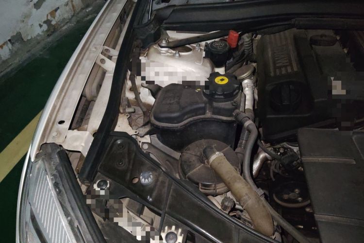 Used BMW X1 2012 sDrive18i Luxury Edition Engine Bay Right