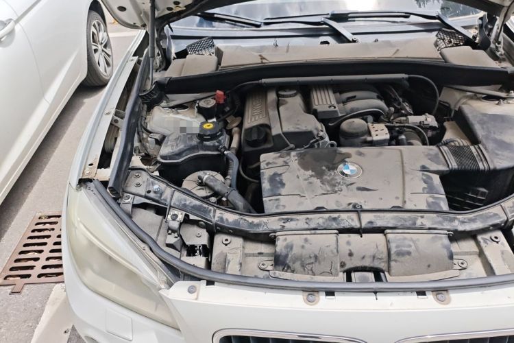 Used BMW X1 2012 sDrive18i Luxury Edition Engine Bay Right
